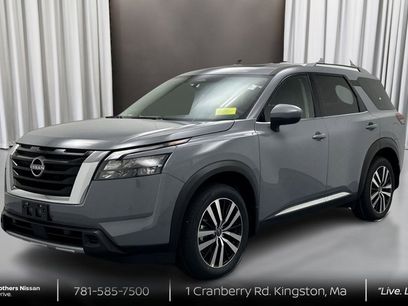 New 2025 Nissan Pathfinder Platinum w/ Cargo Package