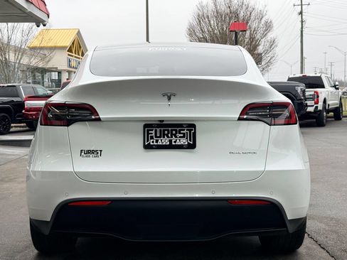 Used 2022 Tesla Model Y Long Range image 4