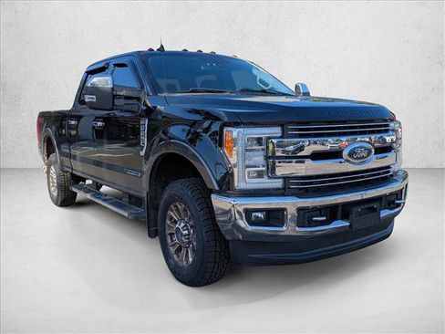 Used 2019 Ford F250 Lariat w/ Lariat Ultimate Package image 3
