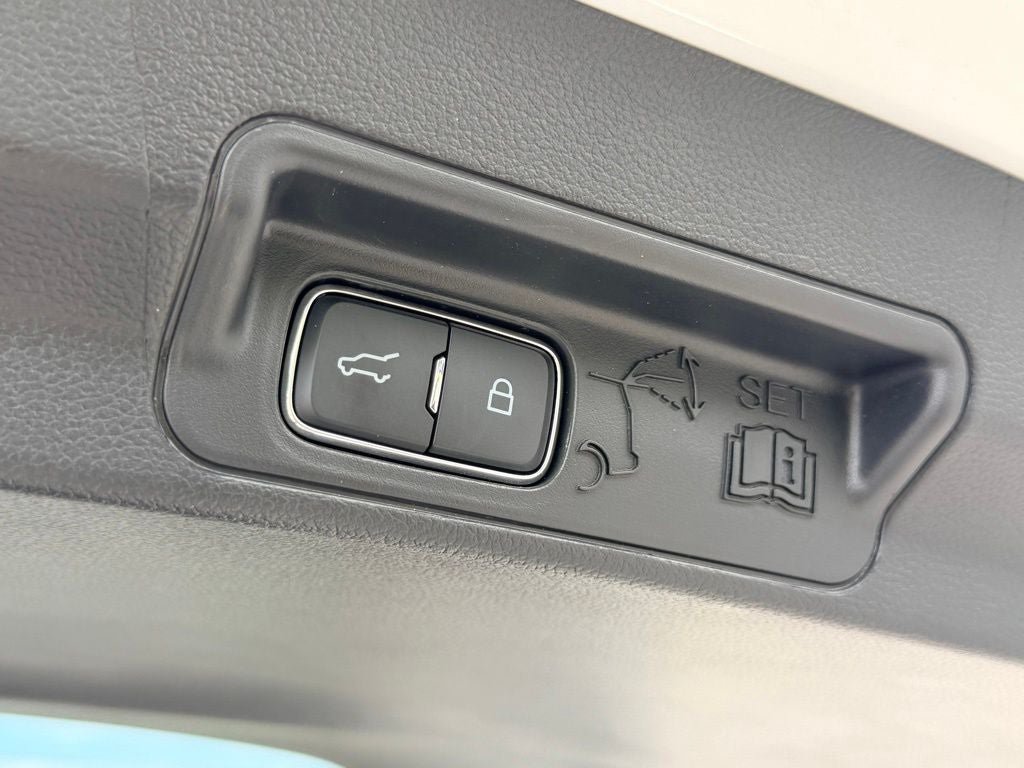 New 2026 Ford Explorer Active w/ Active Comfort Package RWD image 8