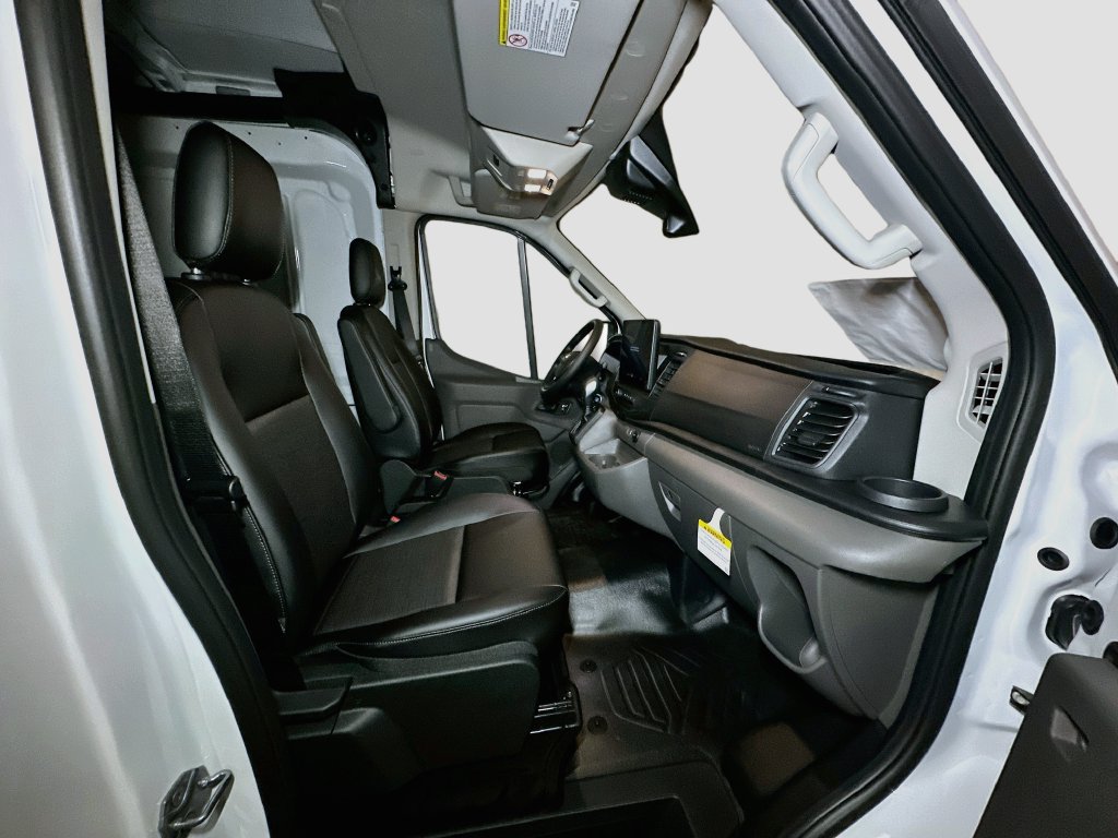 New 2027 Ford Transit 250 148 Medium Roof RWD image 30