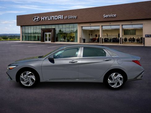 New 2026 Hyundai Elantra Limited FWD image 3