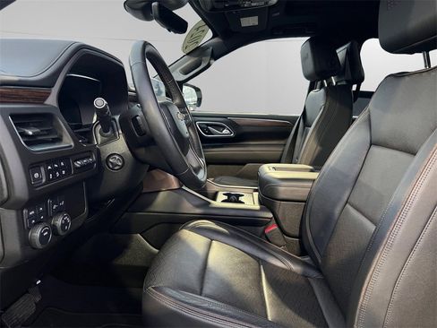 Used 2024 Chevrolet Suburban High Country image 24