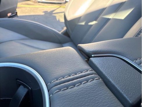 Used 2020 Toyota Avalon XLE image 16