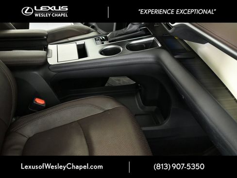 Used 2023 Toyota Sienna Platinum image 33