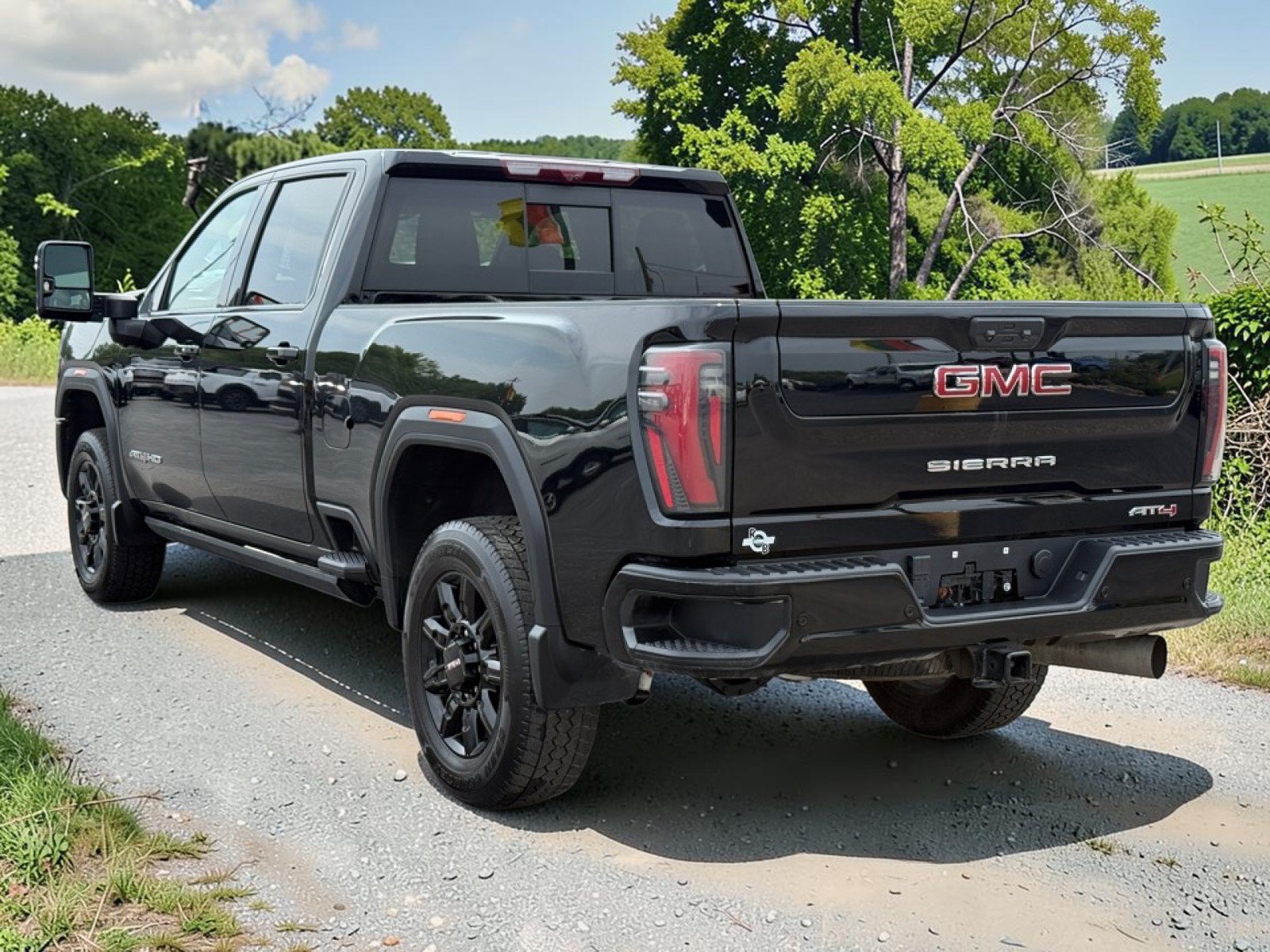 Used 2024 GMC Sierra 2500 AT4 w/ AT4 Premium Plus Package AWD/4WD image 6
