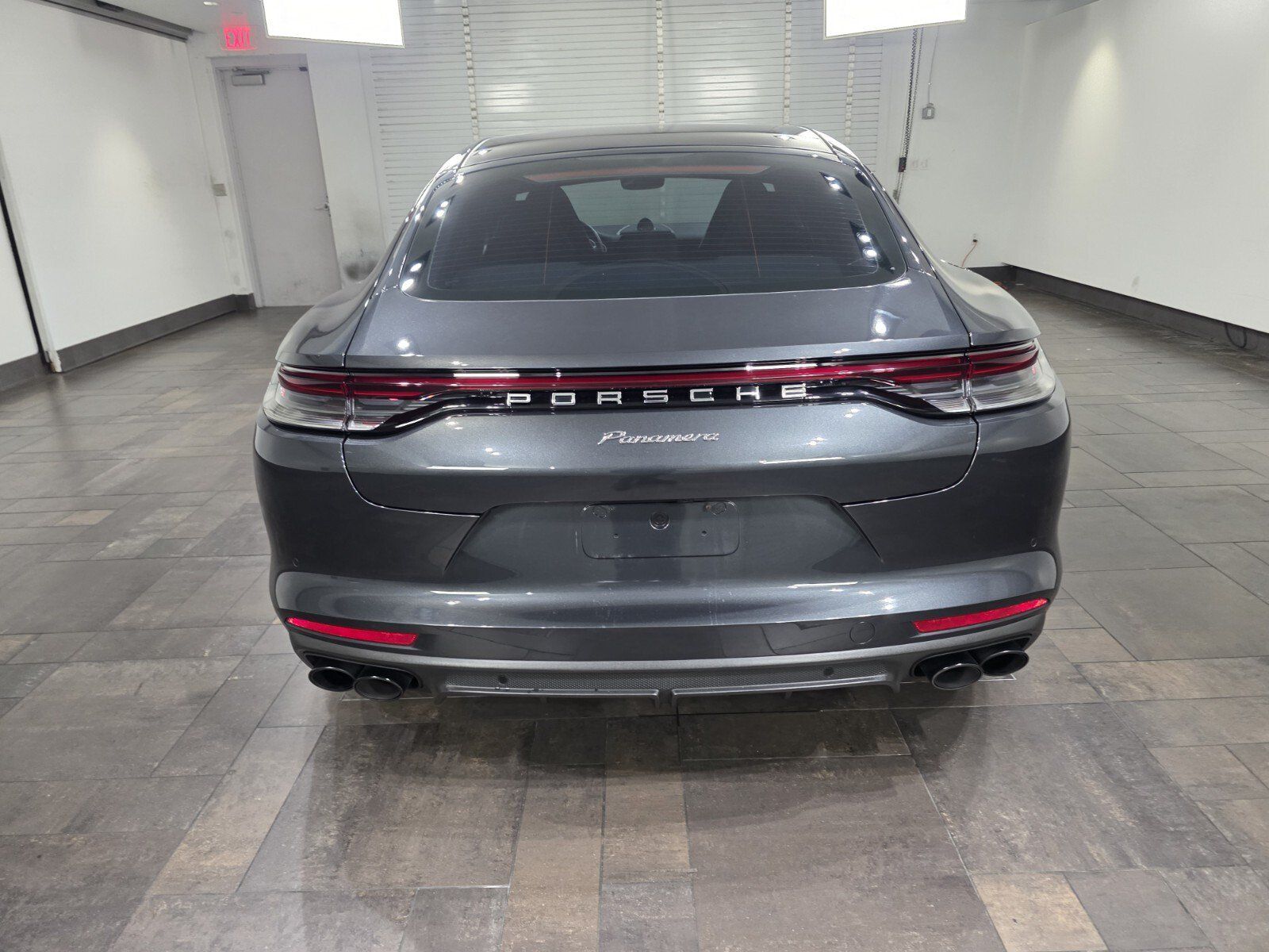 Used 2023 Porsche Panamera RWD image 5
