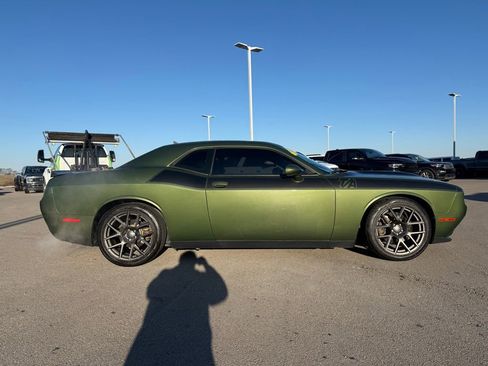 Used 2018 Dodge Challenger T/A image 33