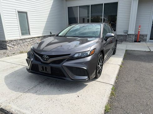 Used 2021 Toyota Camry SE w/ Cold Weather Package AWD/4WD image 2