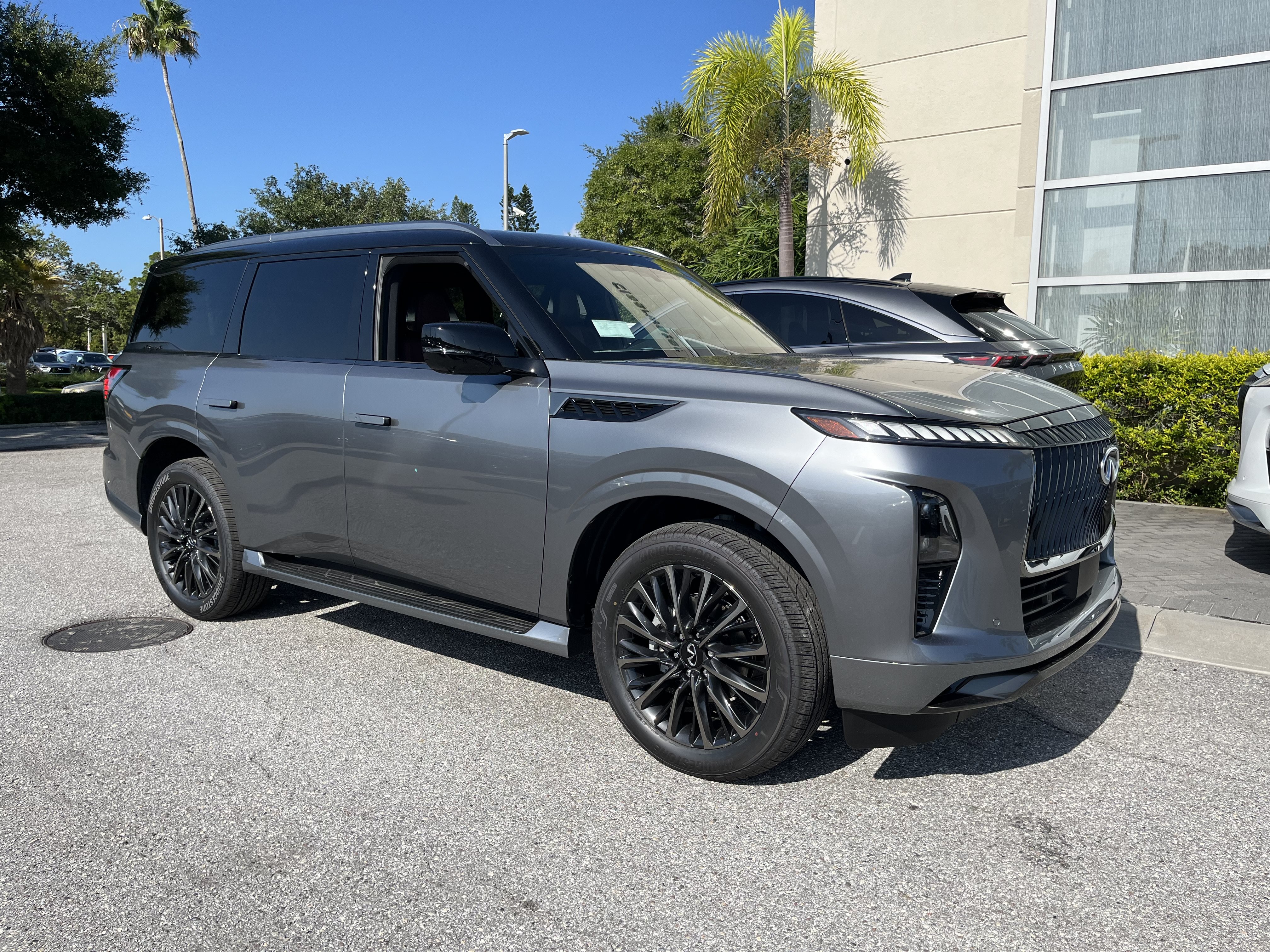 New 2027 INFINITI QX80 Autograph w/ Premium Cargo Package AWD/4WD image 7