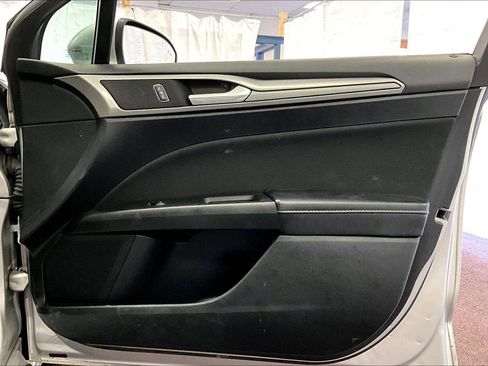 Used 2019 Ford Fusion SE image 23