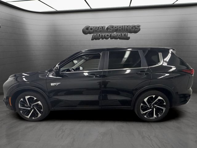 Used 2024 Mitsubishi Outlander 4WD Plug-In Hybrid image 2