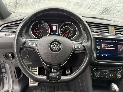 Used 2021 Volkswagen Tiguan SE R-Line FWD image 23