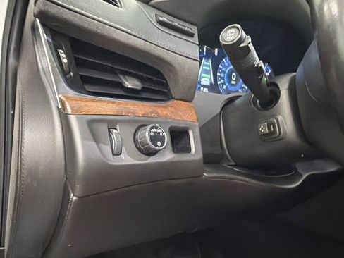 Used 2018 Cadillac Escalade Luxury RWD image 36