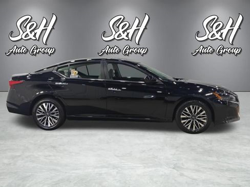 Used 2023 Nissan Altima 2.5 SV w/ SV Premium Package AWD/4WD image 19