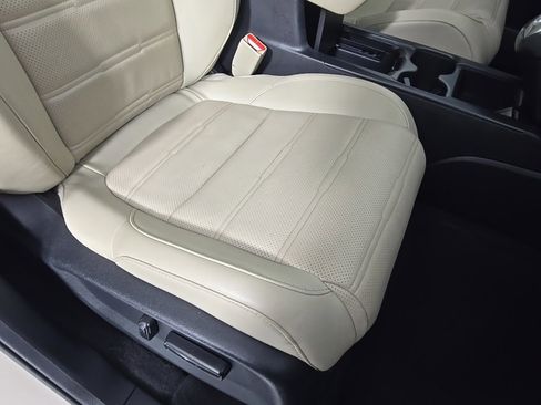 Used 2017 Honda CR-V EX-L image 17