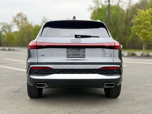 Certified 2025 Audi Q5 Premium w/ Convenience Package AWD/4WD image 5