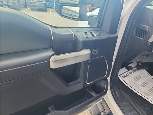 Used 2021 Ford F250 Lariat w/ Lariat Ultimate Package AWD/4WD image 13