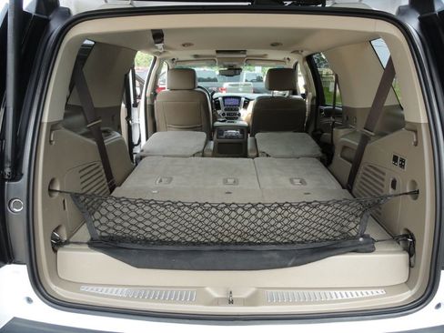 Used 2017 GMC Yukon SLT w/ Premium Edition RWD image 15