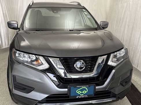 Used 2019 Nissan Rogue SV image 4