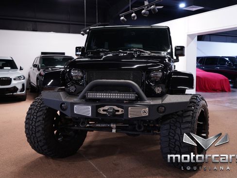 Used 2014 Jeep Wrangler Unlimited Sahara w/ Connectivity Group image 1