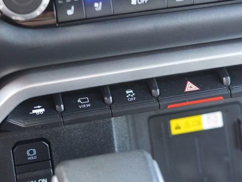 Used 2023 Toyota Tundra Platinum AWD/4WD image 37