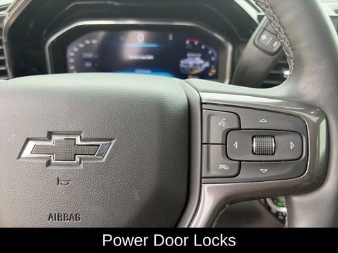 Used 2024 Chevrolet Silverado 2500 ZR2 w/ Technology Package AWD/4WD image 23