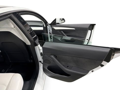 Certified 2023 Tesla Model 3 Standard Range RWD image 12