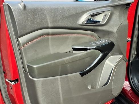 Used 2025 Chevrolet Trax RS w/ Driver Confidence Package FWD image 13