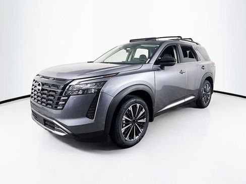 New 2026 Nissan Pathfinder Platinum image 1