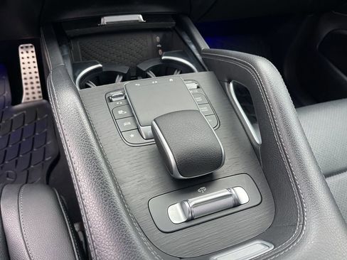 Used 2024 Mercedes-Benz GLS 450 4MATIC image 15