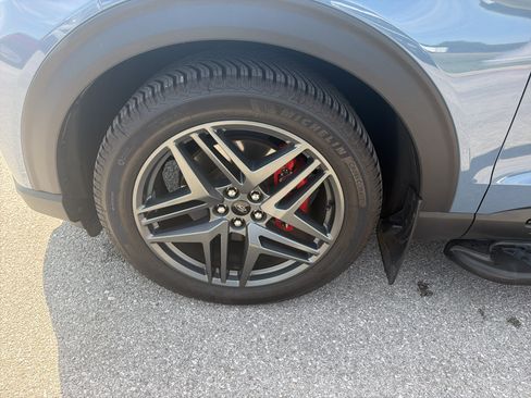 Certified 2025 Ford Explorer ST-Line w/ Premium Package RWD image 34