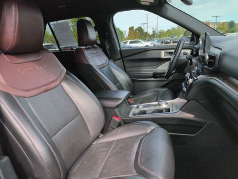 Certified 2023 Ford Explorer Platinum w/ Technology Package AWD/4WD image 15