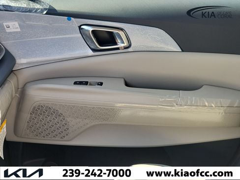 New 2026 Kia Carnival EX FWD image 29