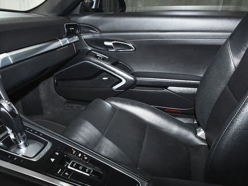 Used 2016 Porsche 911 Carrera 4 image 43