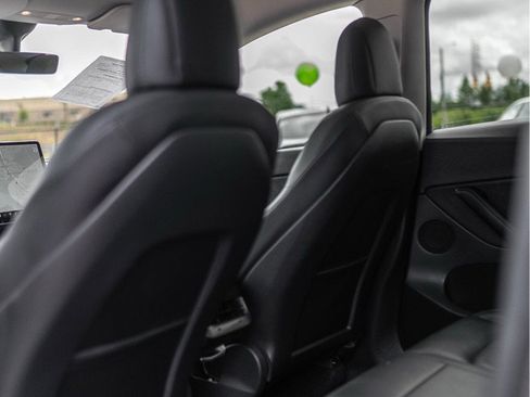 Used 2021 Tesla Model Y Long Range AWD/4WD image 8