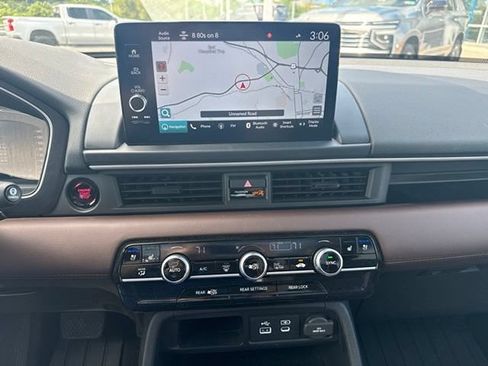 Used 2025 Honda Pilot Elite image 19