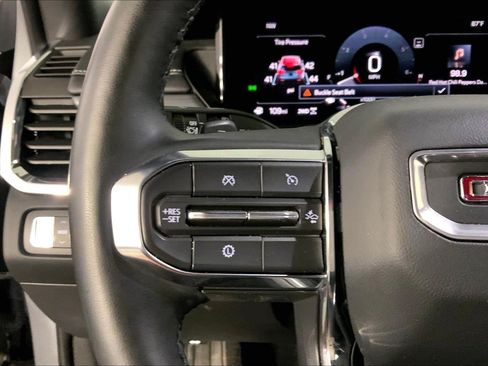 Used 2025 GMC Acadia Elevation AWD/4WD image 18