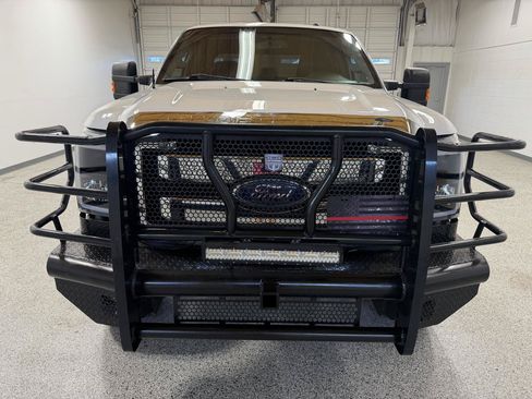 Used 2016 Ford F250 XLT w/ XLT Value Package AWD/4WD image 3