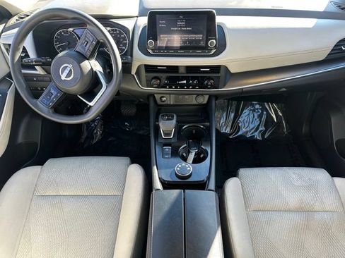 Used 2024 Nissan Rogue SV AWD/4WD image 18