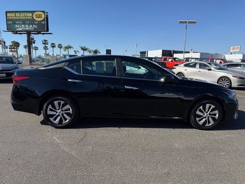 Certified 2025 Nissan Altima 2.5 S FWD image 7