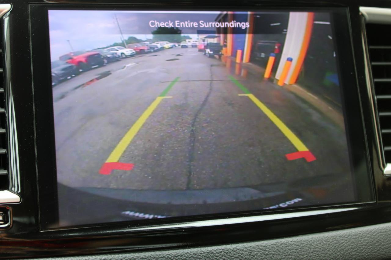 Used 2023 Chrysler Pacifica Touring-L FWD image 31