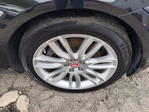 Used 2016 Jaguar XF Prestige image 23