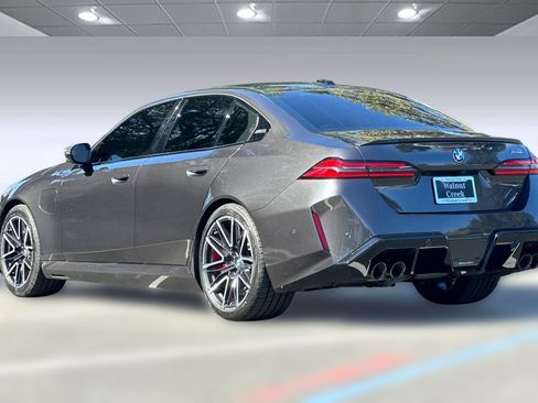 Used 2025 BMW M5 w/ Carbon Package image 3
