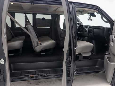 Used 2024 Chevrolet Express 3500 LT w/ LT Preferred Equipment Group RWD image 12