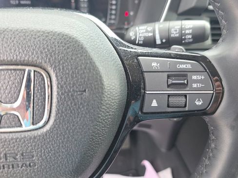 Used 2025 Honda Pilot Elite image 15