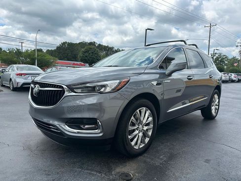 Used 2019 Buick Enclave Premium w/ Experience Buick Package FWD image 3
