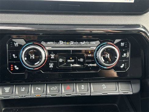 Used 2024 GMC Sierra 2500 AT4 w/ AT4 Premium Plus Package image 17