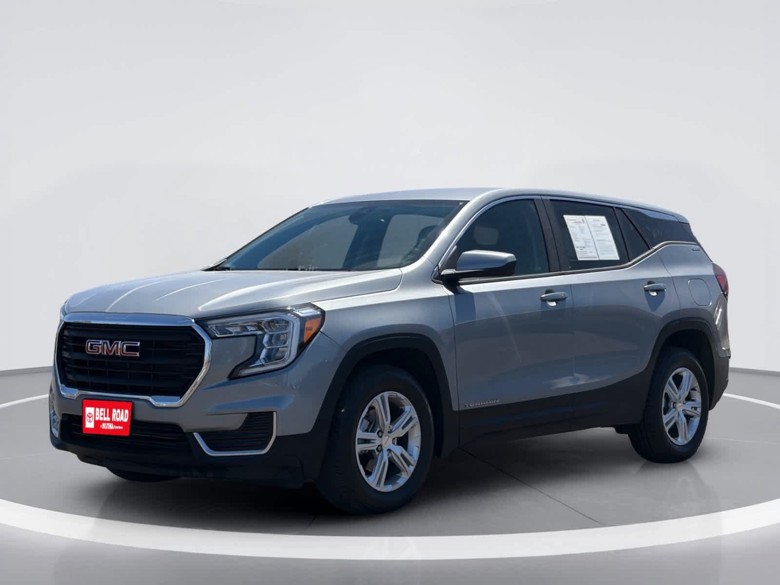 Used 2024 GMC Terrain SLE AWD/4WD image 2