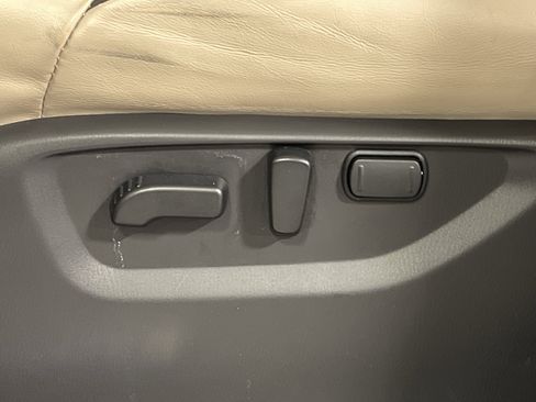 Used 2023 Nissan Armada Platinum w/ Captain's Chairs Package image 11